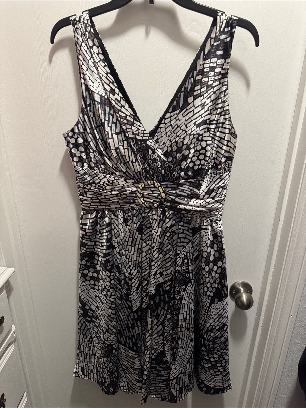 White House Black Market Black & White Satin V-Neck Midi Dress